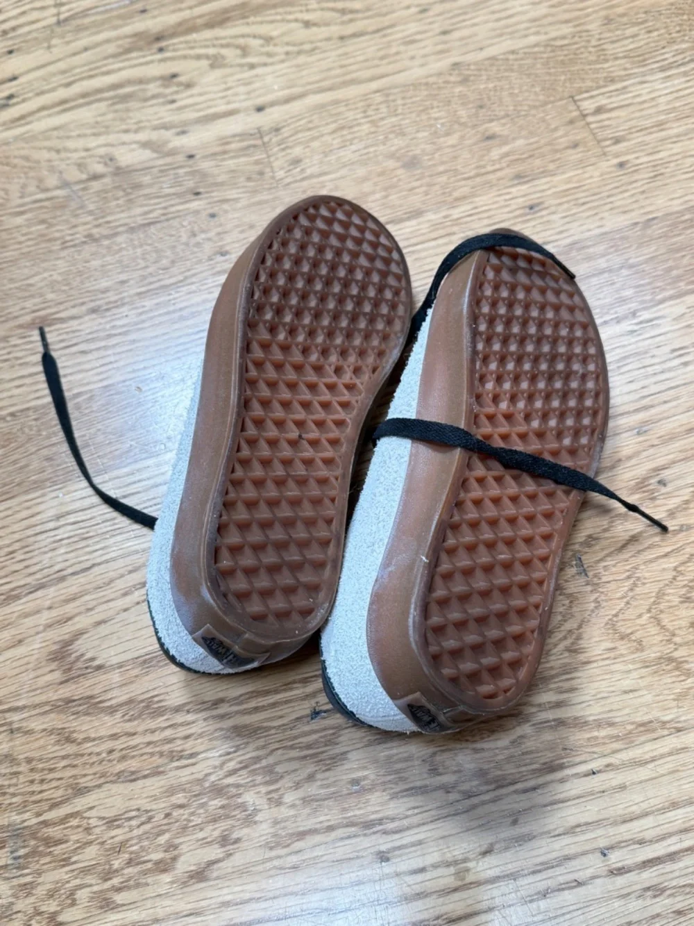 Womens Vans Low Sport Sneaker Size 7 - Picture 8 of 8